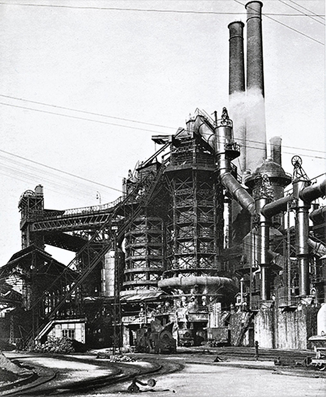 Piombino - vysoké pece v roce 1923